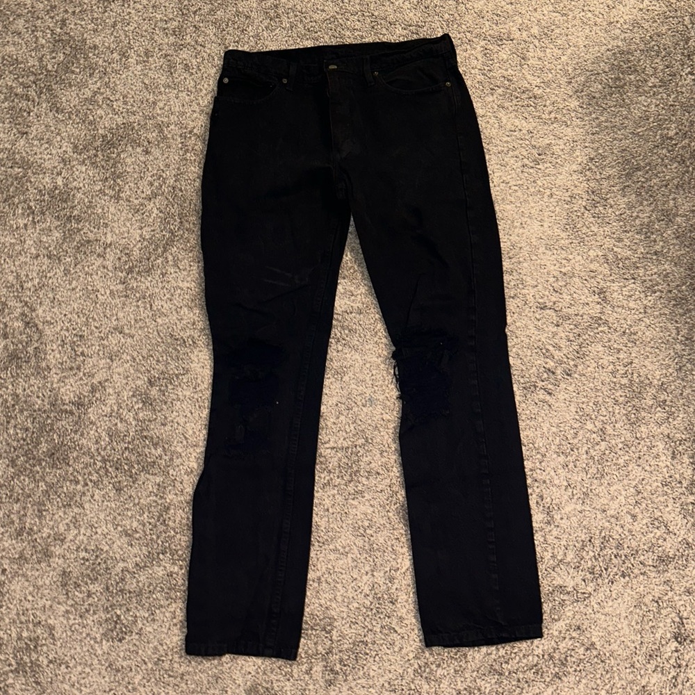 Men’s Black Ripped Levi jeans 36x34